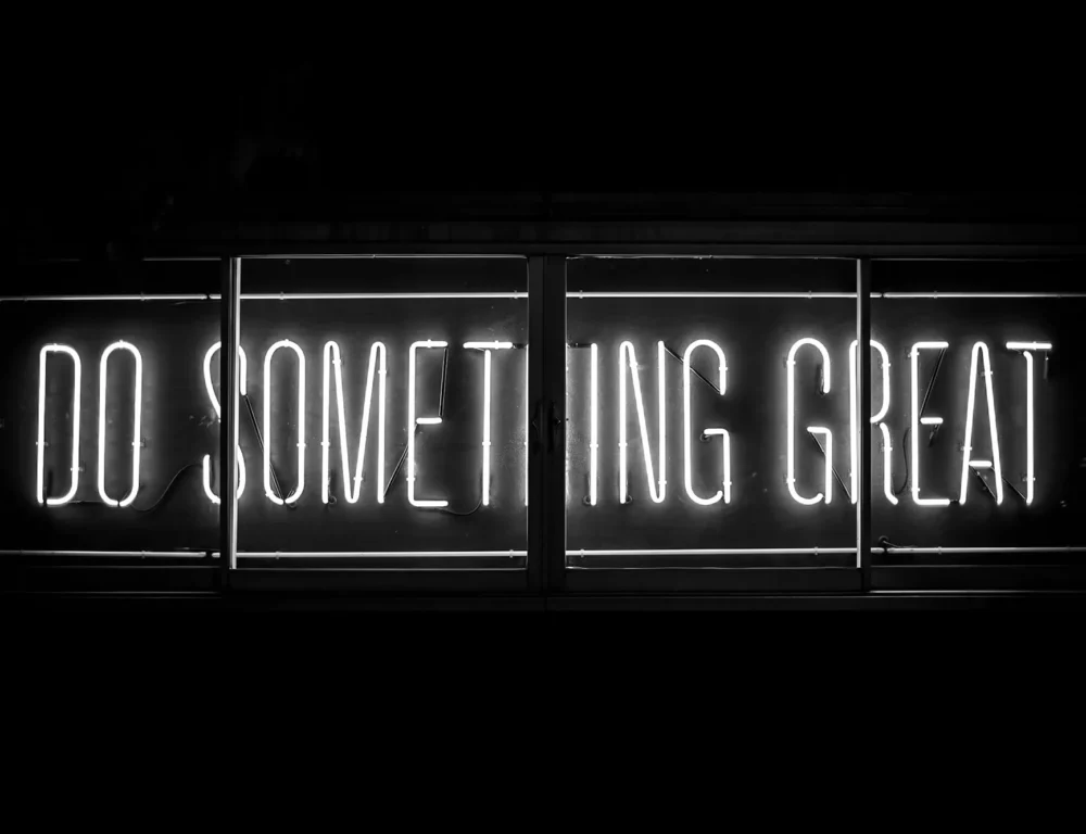 Do something great neon light sign.